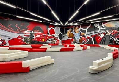 Junior Grand Prix Ferrari World Abu dhabi Qantas International Services